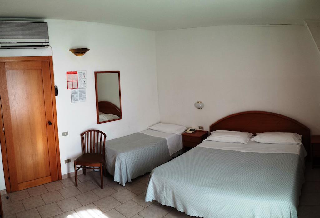 Hotel Eden サンレモ 部屋 写真